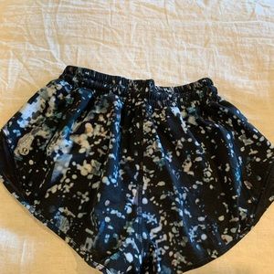 lululemon Hotty Hot Short 2.5”